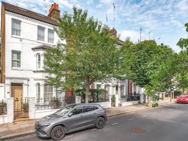 House for sale in Battersea, Greater London