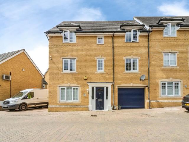 House for sale in Oxley Park, Milton Keynes
