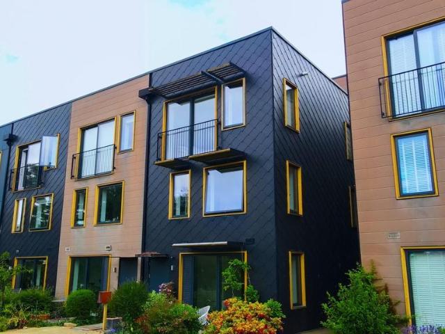 House for sale in Richmond Hill, West Yorkshire
