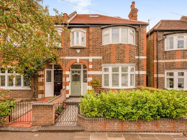 House for sale in East Sheen, Greater London