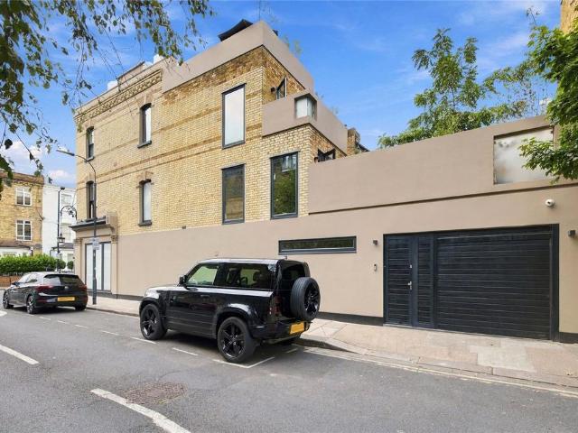House for sale in London Borough of Hammersmith and Fulham, Greater London