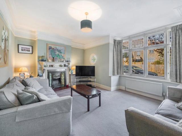 House for sale in Mortlake, Greater London