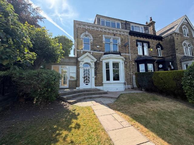 House for sale in Baildon, West Yorkshire