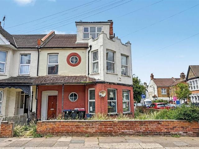 House for sale in Alton Barnes, Essex