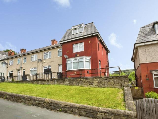 House for sale in Fountainhead, West Yorkshire