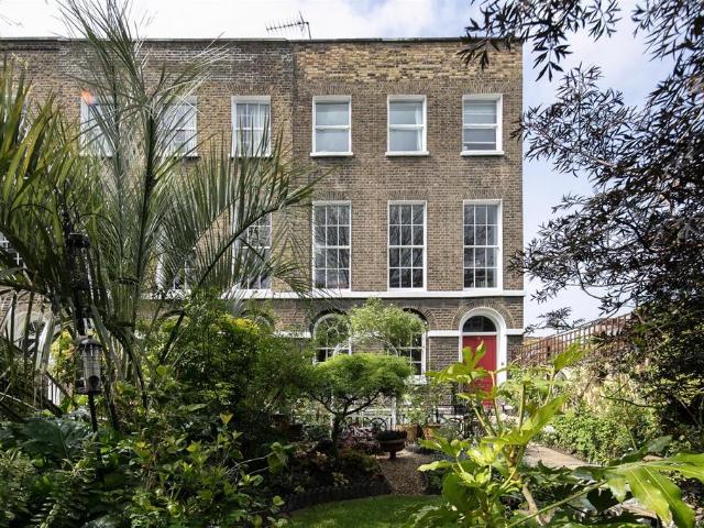 House for sale in Camberwell, Greater London
