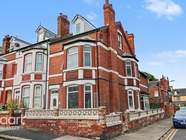 House for sale in Hyde Park, South Yorkshire