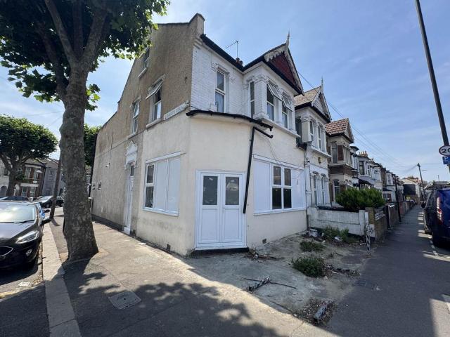House for sale in Plashet, Greater London