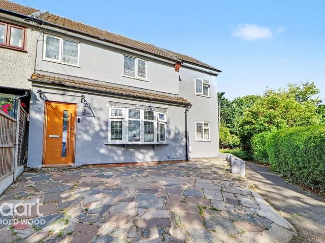 House for sale in Harold Wood, Greater London