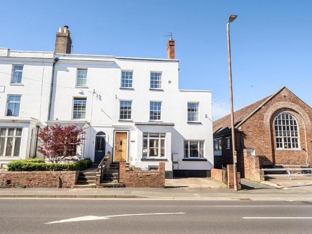 House for sale in Priors Park, Tewkesbury