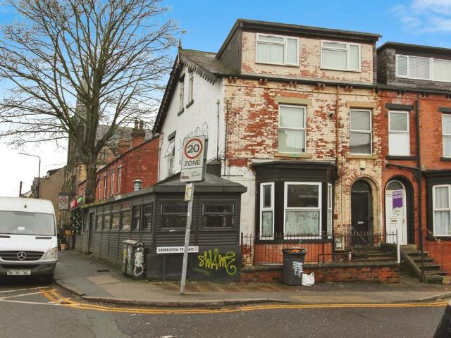 House for sale in Hyde Park, West Yorkshire