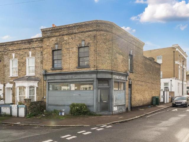 House for sale in London Borough of Lewisham, Greater London