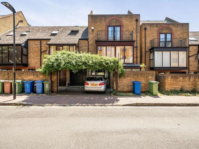 House for sale in Rotherhithe, Greater London