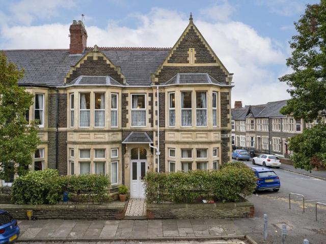 House for sale in Plasnewydd, Falcon Lodge