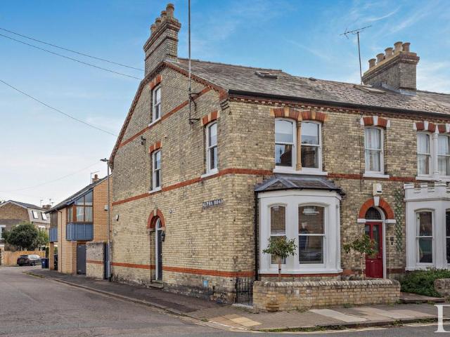 House for sale in Petersfield, Cambridge