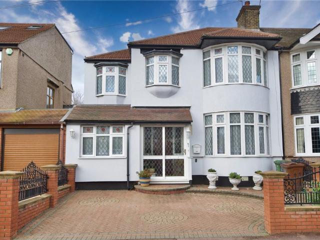 House for sale in Thames View, Greater London