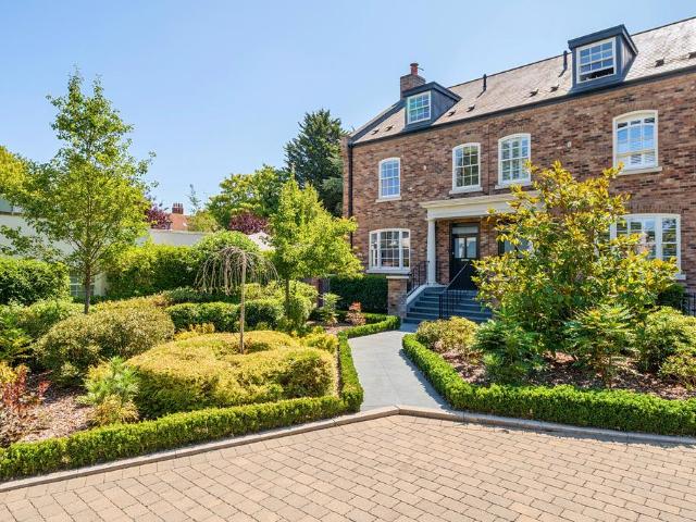 House for sale in Hertford, Colliers End