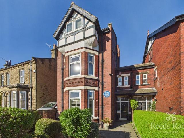 House for sale in Ossett, West Yorkshire