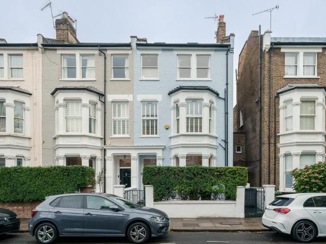 House for sale in London Borough of Hammersmith and Fulham, Greater London