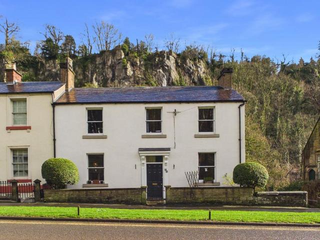 House for sale in Froggatt, East Midlands