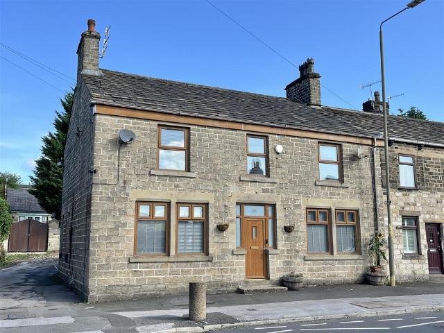 House for sale in Charlesworth, East Midlands