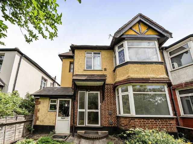 House for sale in London Borough of Ealing, Park Royal