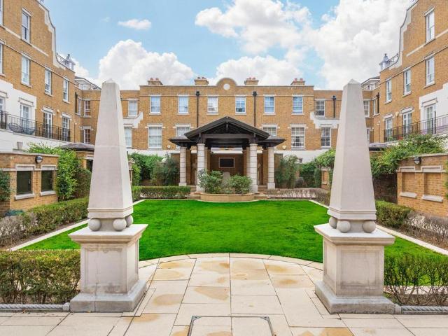 House for sale in Tachbrook Estate, Greater London