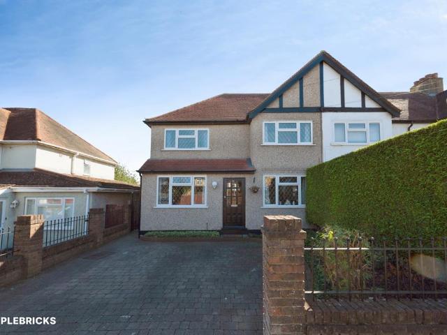 House for sale in Royal Borough of Kingston upon Thames, Greater London