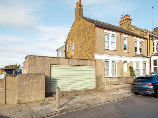 House for sale in Royal Borough of Greenwich, Greater London