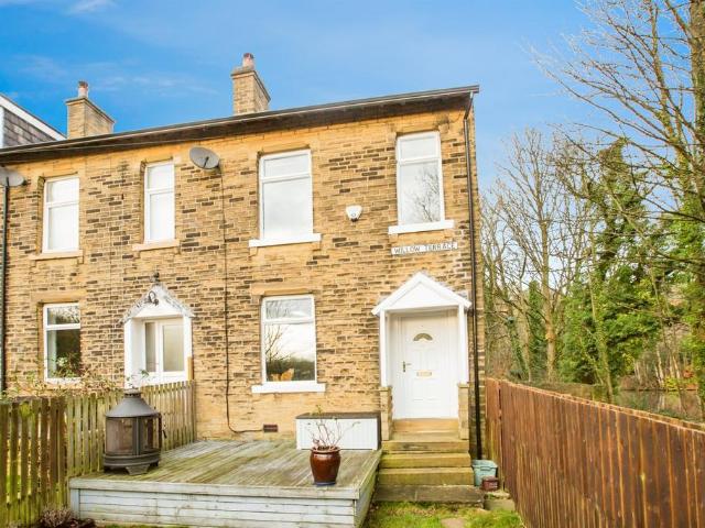 House for sale in Willowfield, Sowerby Bridge