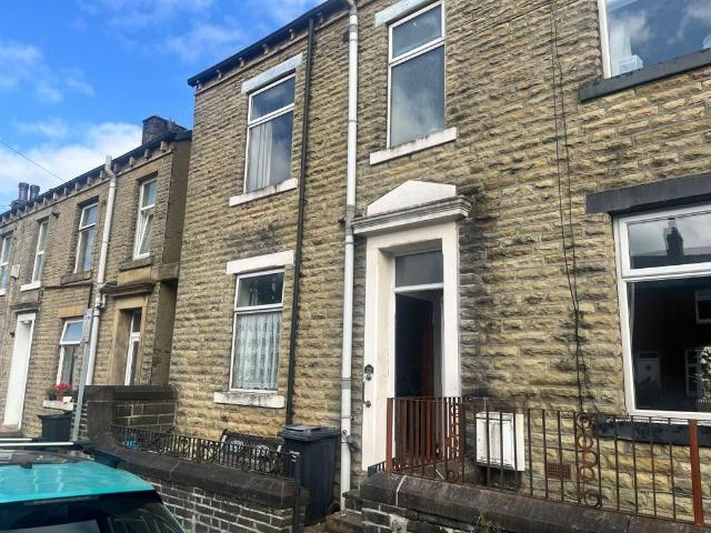 House for sale in Elland, West Yorkshire