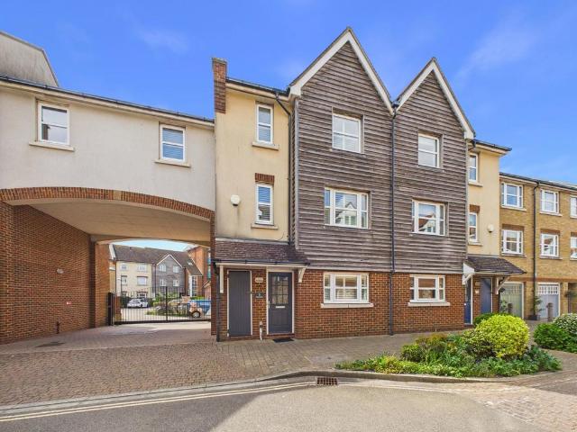 House for sale in Fishersgate, West Sussex