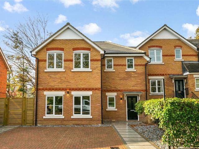 House for sale in Hampton Hill, Greater London