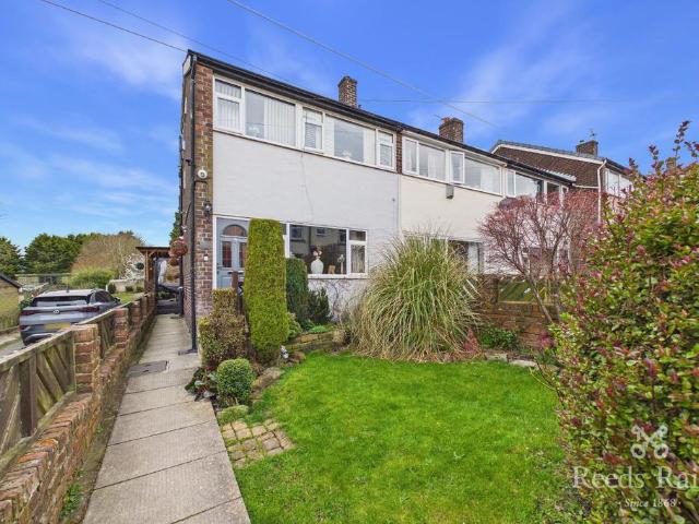 House for sale in Buttershaw, West Yorkshire