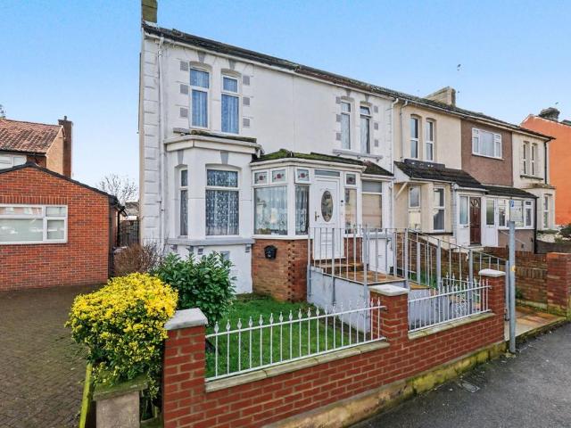 House for sale in Brompton, Gillingham