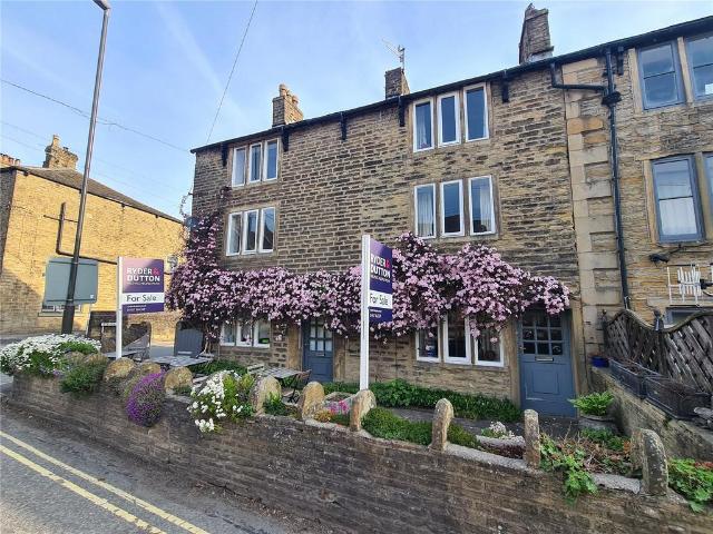 House for sale in Charlesworth, East Midlands