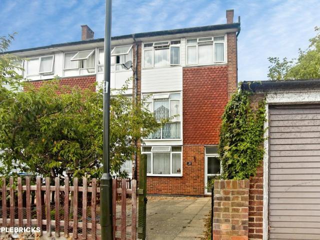 House for sale in London Borough of Merton, Mitcham