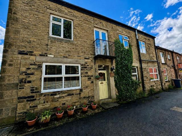 House for sale in Charlesworth, East Midlands