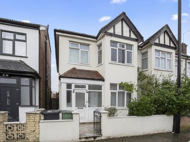 House for sale in Scotch Estate, Greater London