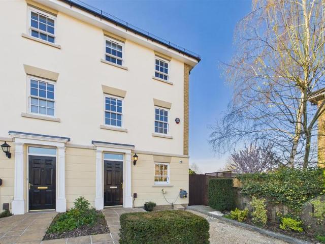House for sale in Hertford, Colliers End