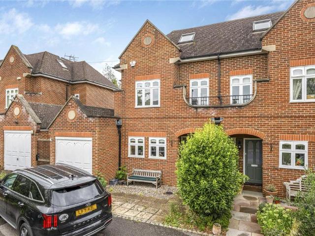 House for sale in London Borough of Lambeth, Greater London