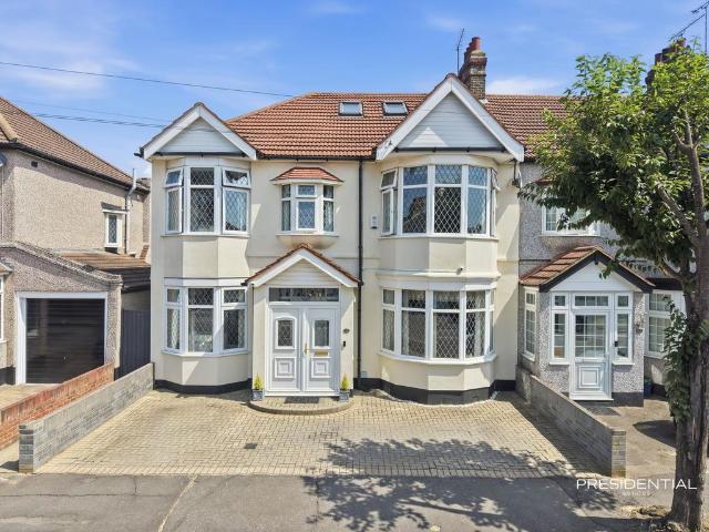 House for sale in Barkingside, Greater London