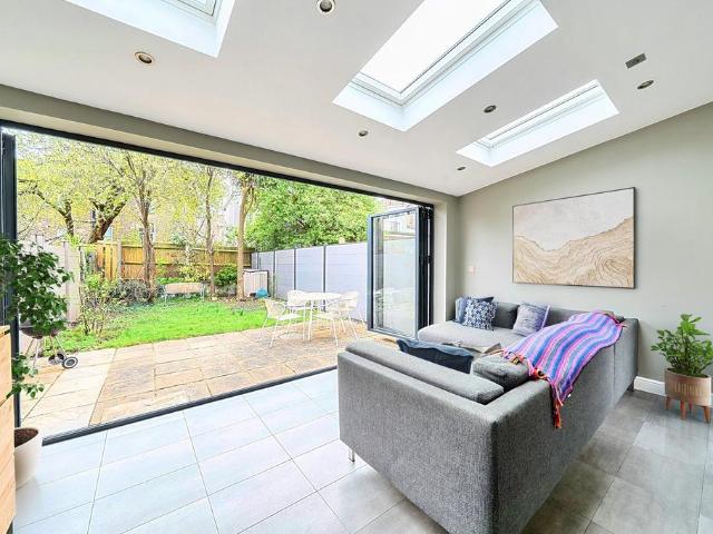 House for sale in East Dulwich, Greater London