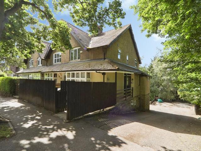 House for sale in Rufford Park, Yeadon