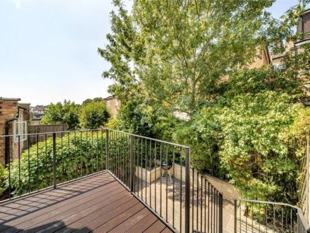 Cottage for sale in Cat Hill