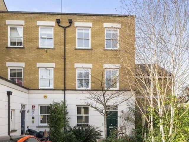 House for sale in Brentford End, Greater London