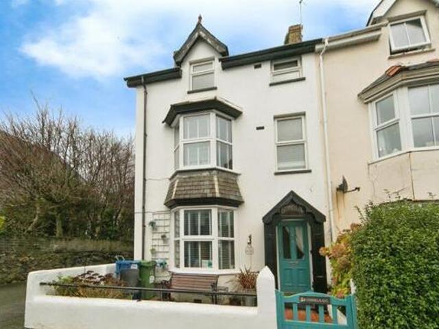House for sale in Criccieth, Wales