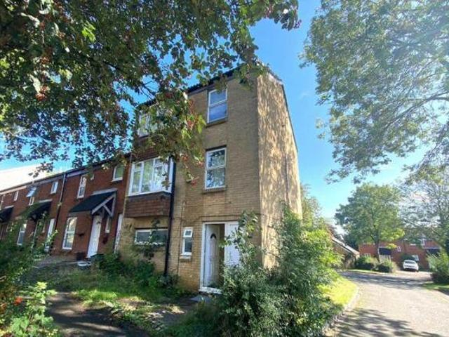 House for sale in Northampton, Northamptonshire