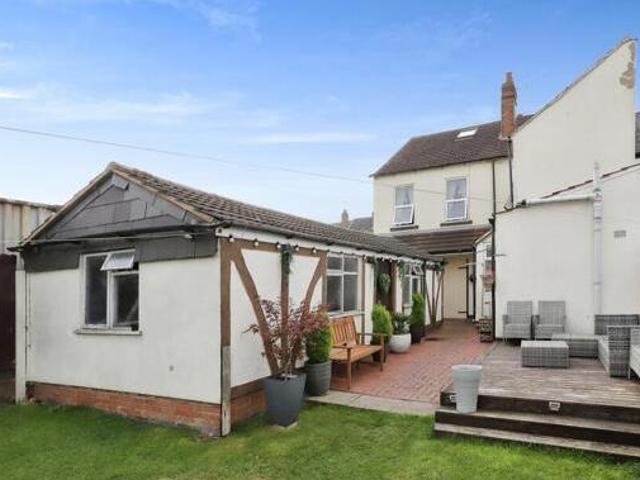 House for sale in Fallings Park, Park Village