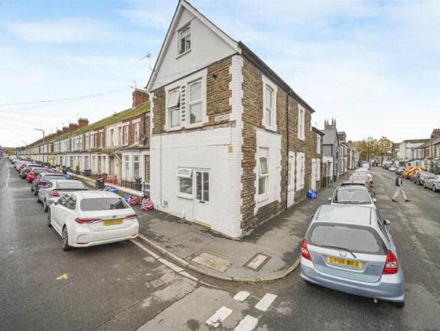 Cottage for sale in Plasnewydd, Falcon Lodge